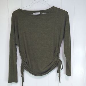 ❤️5/$25 Gaze Olive Green Ruched Blouse